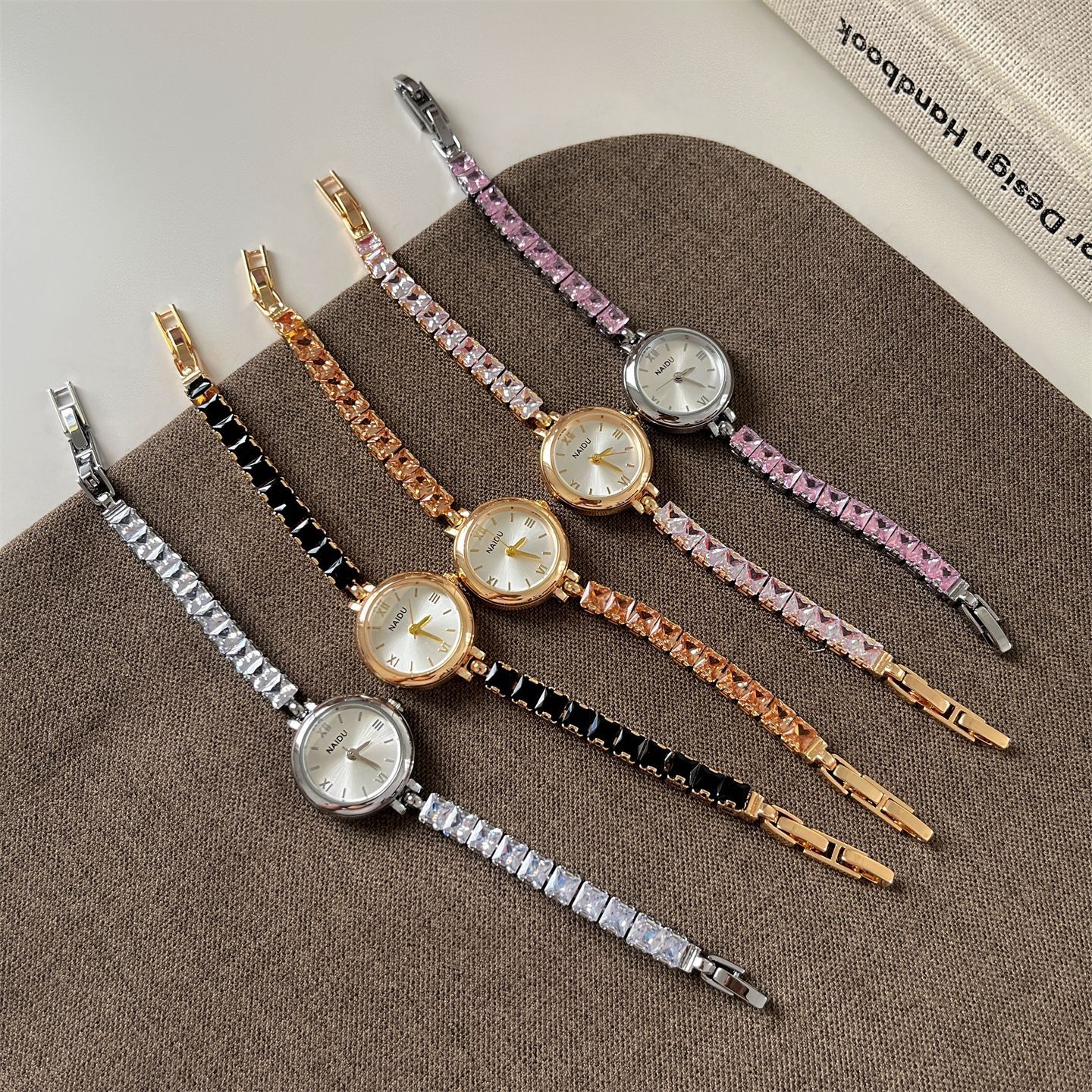 New Fashion Diamond-encrusted  - огляд і ціна Luxury Watch Levels