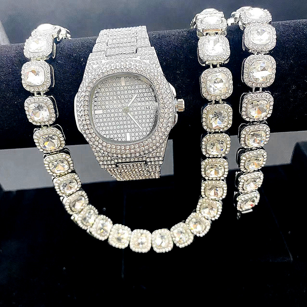 Luxury Watch + Chain + Bracele - огляд і ціна Luxury Watch Miami